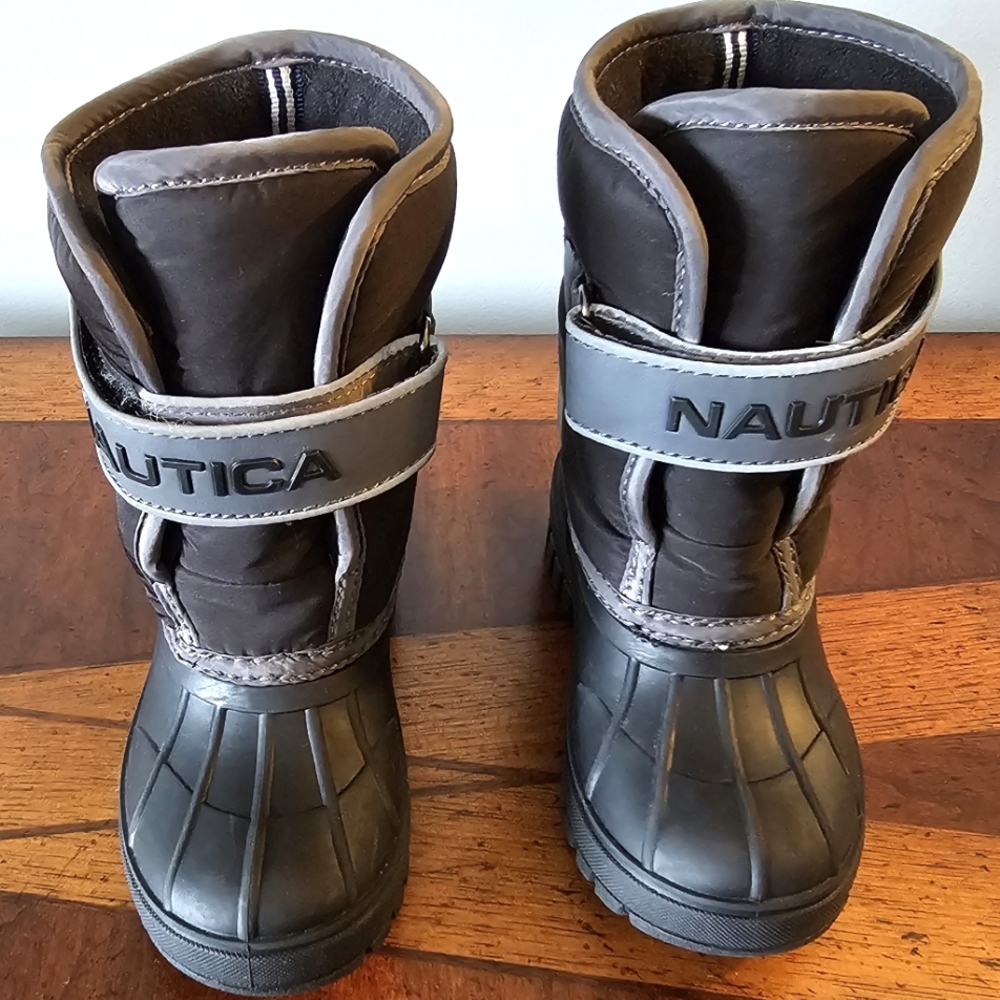 Gently Used-Nautica-Boys-Duck Snow Boots-Size 10-Black